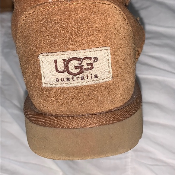Chestnut uggs - Picture 4 of 4